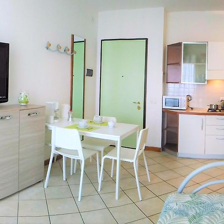 Green Holiday Wohnung Mit Schwimmbad บิบิโอเน ภายนอก รูปภาพ