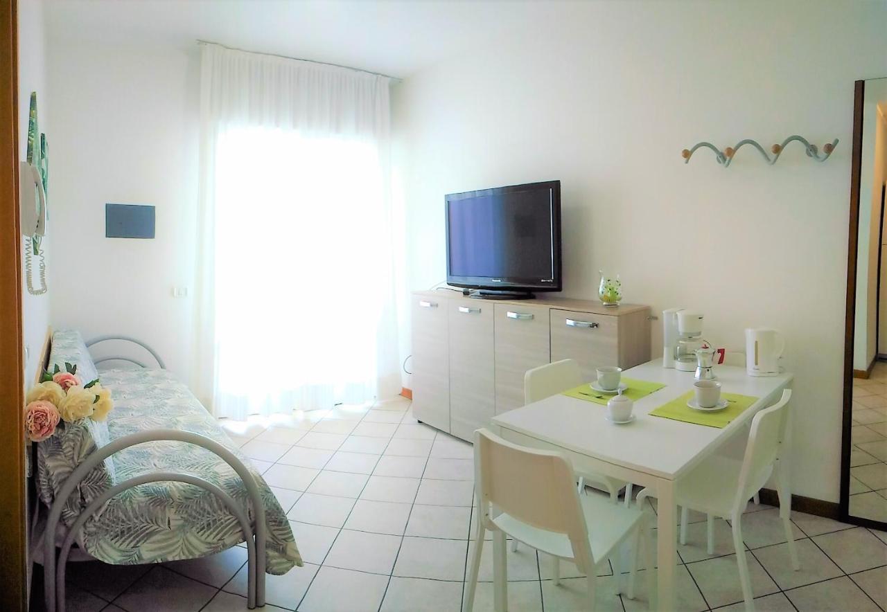 Green Holiday Wohnung Mit Schwimmbad บิบิโอเน ภายนอก รูปภาพ