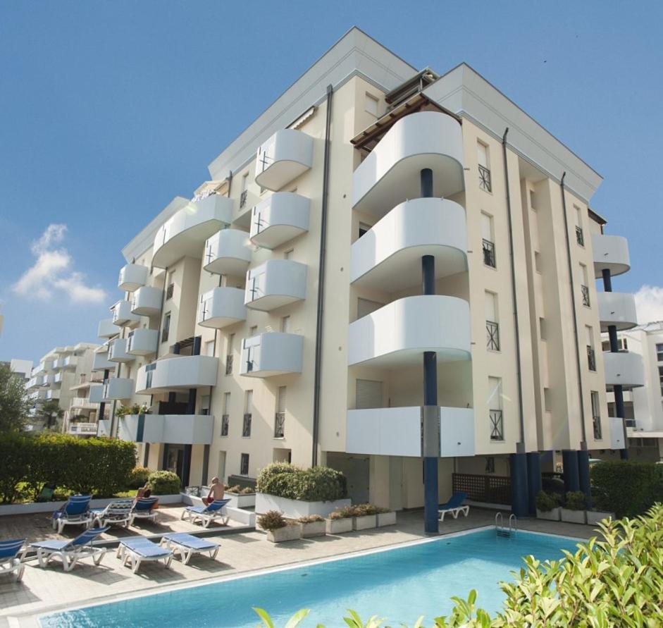 Green Holiday Wohnung Mit Schwimmbad บิบิโอเน ภายนอก รูปภาพ